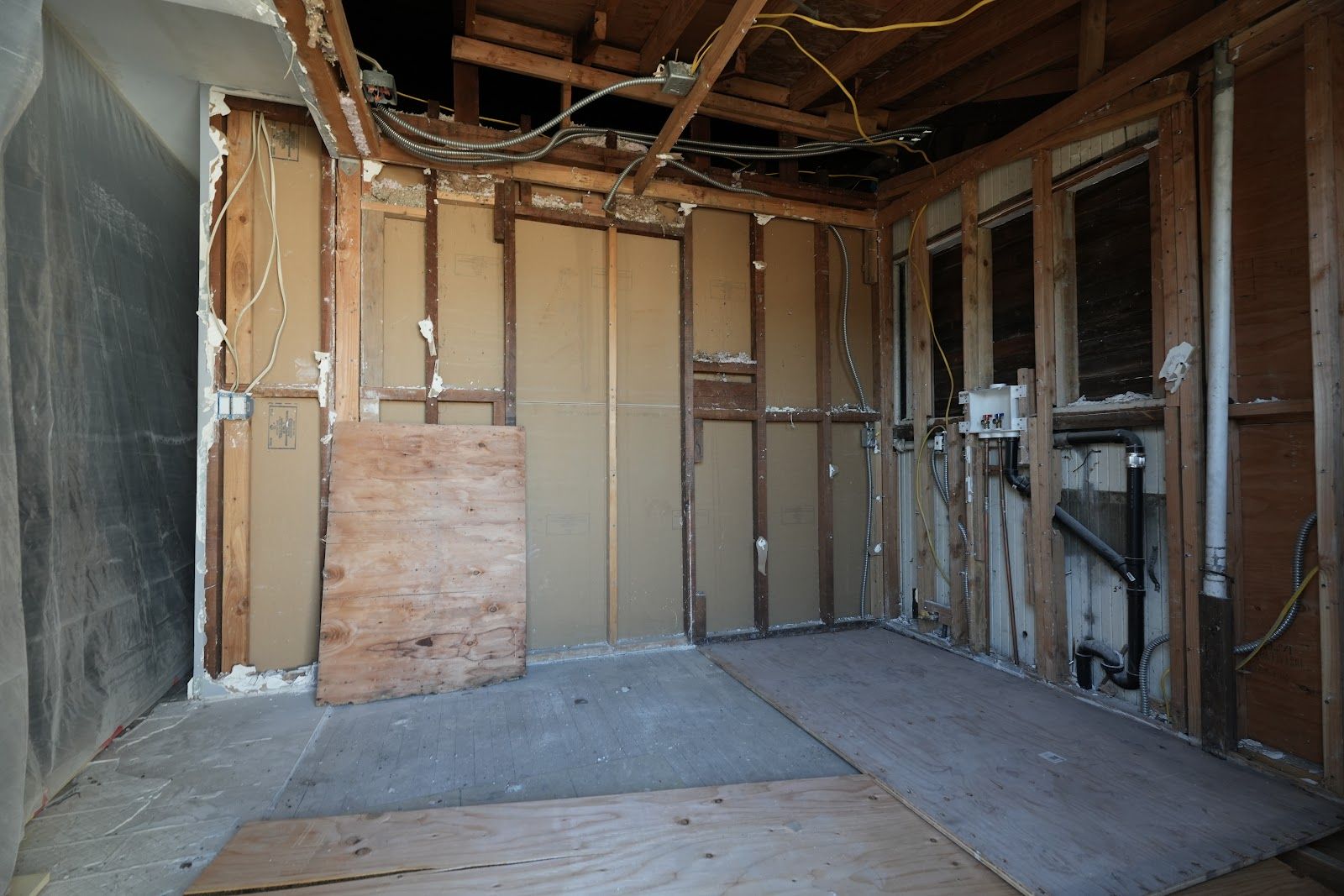 E 53rd St, Los Angeles — Construction progress — project photo 3