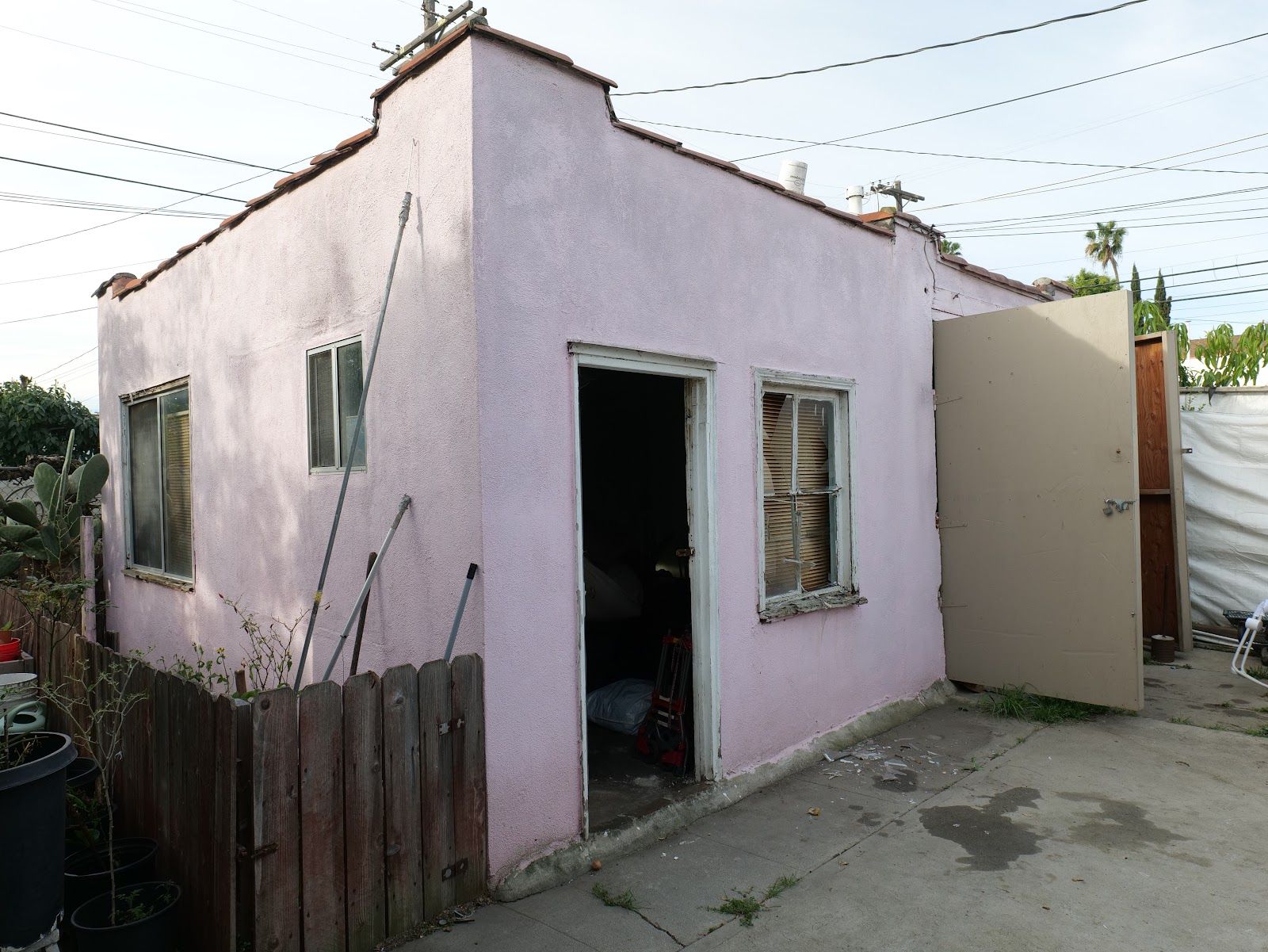 E 77th St, Los Angeles — Breaking Ground — project photo 1