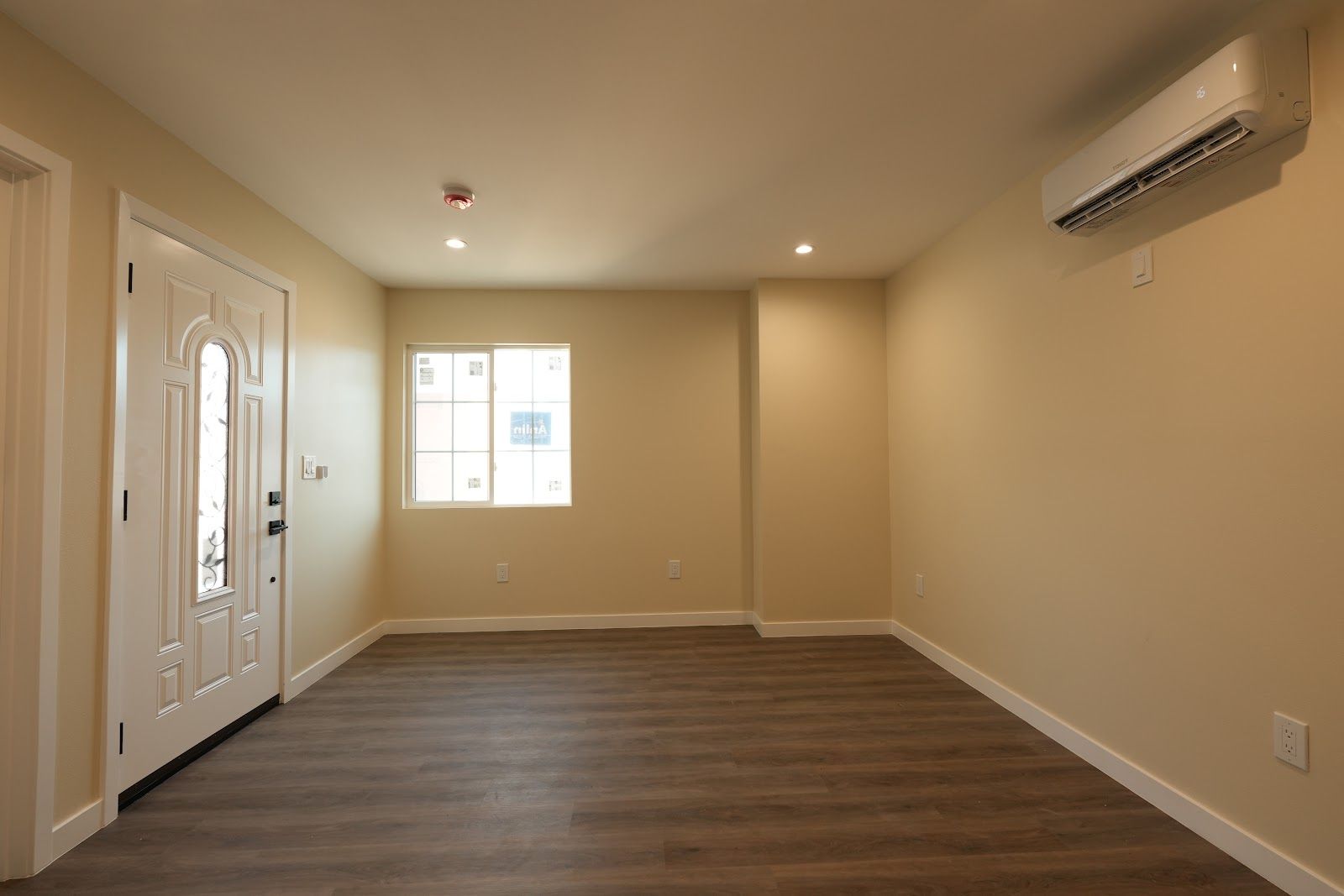 S Palm Grove Ave, Los Angeles — Finished interior — project photo 1