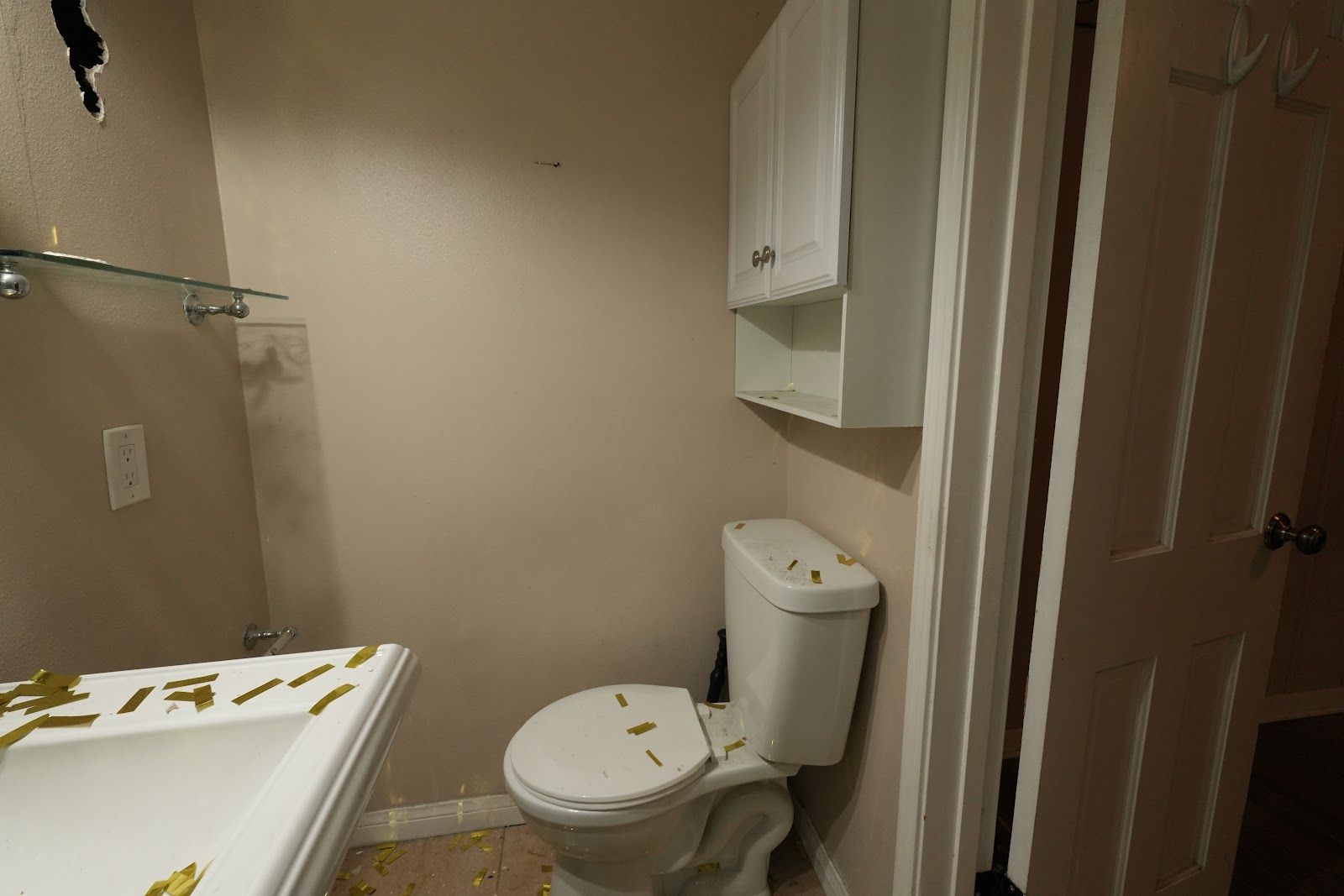 College Avenue, Whittier — Existing bathroom — project photo 4