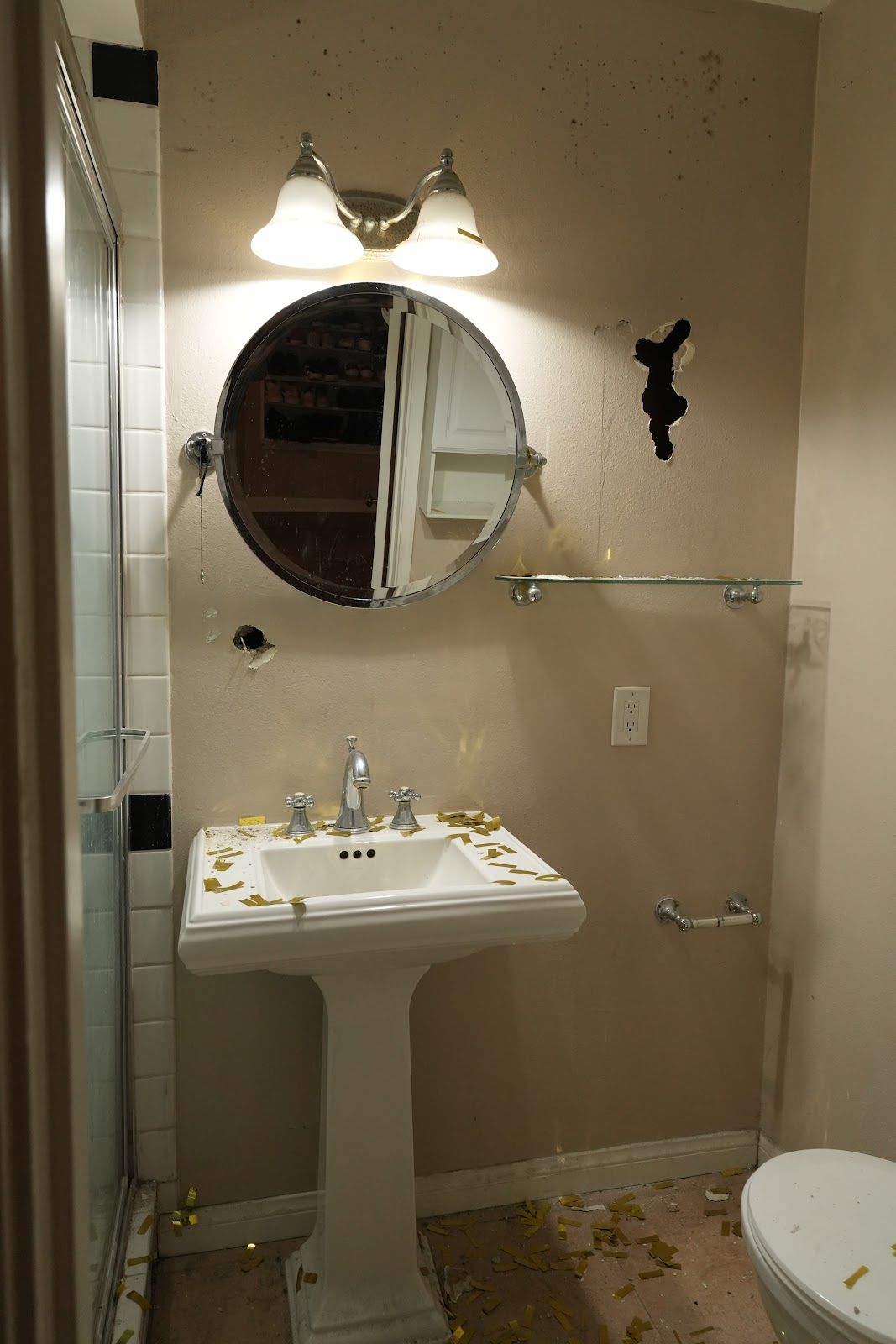 College Avenue, Whittier — Existing bathroom — project photo 1