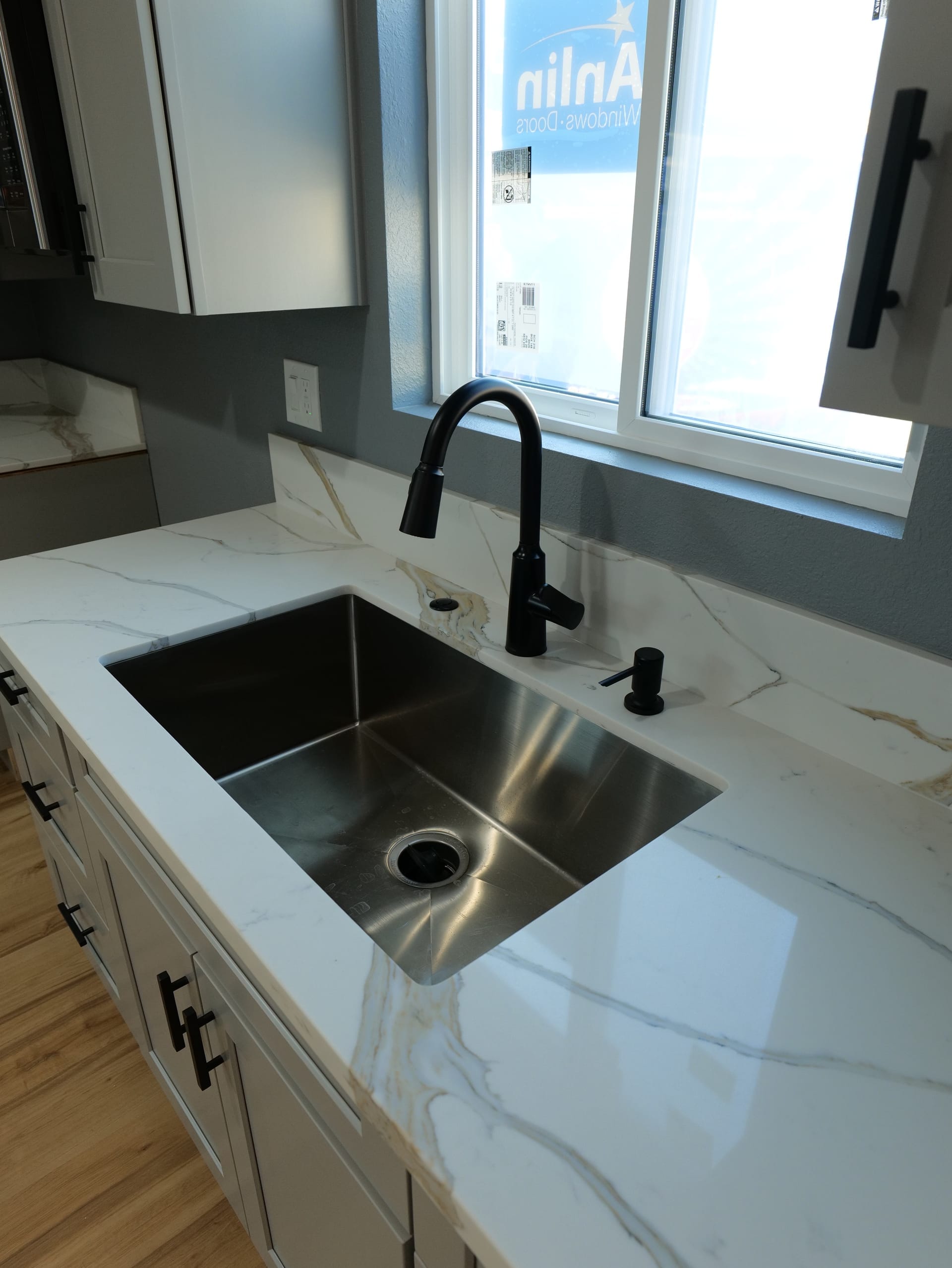 See Dr Garage Conversion - Photo 8